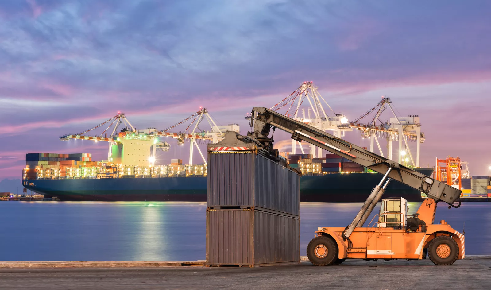 Container lifting operations